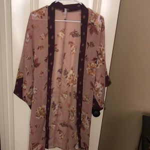 Women’s floral kimono, size xs/s